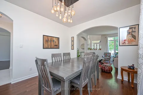 544 Ravendale Way, ON K2J 0G9