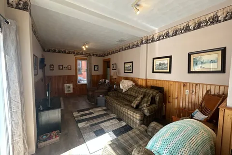 327 Frances Street, ON N0G 2W0