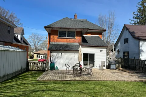 327 Frances Street, ON N0G 2W0