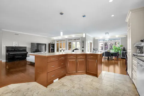 7119 Clayton Walk, ON N6P 1V3