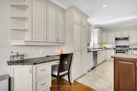 7119 Clayton Walk, ON N6P 1V3