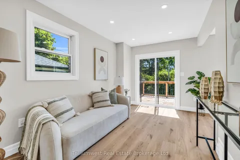 8 Chadwick Avenue, ON N1H 3E4