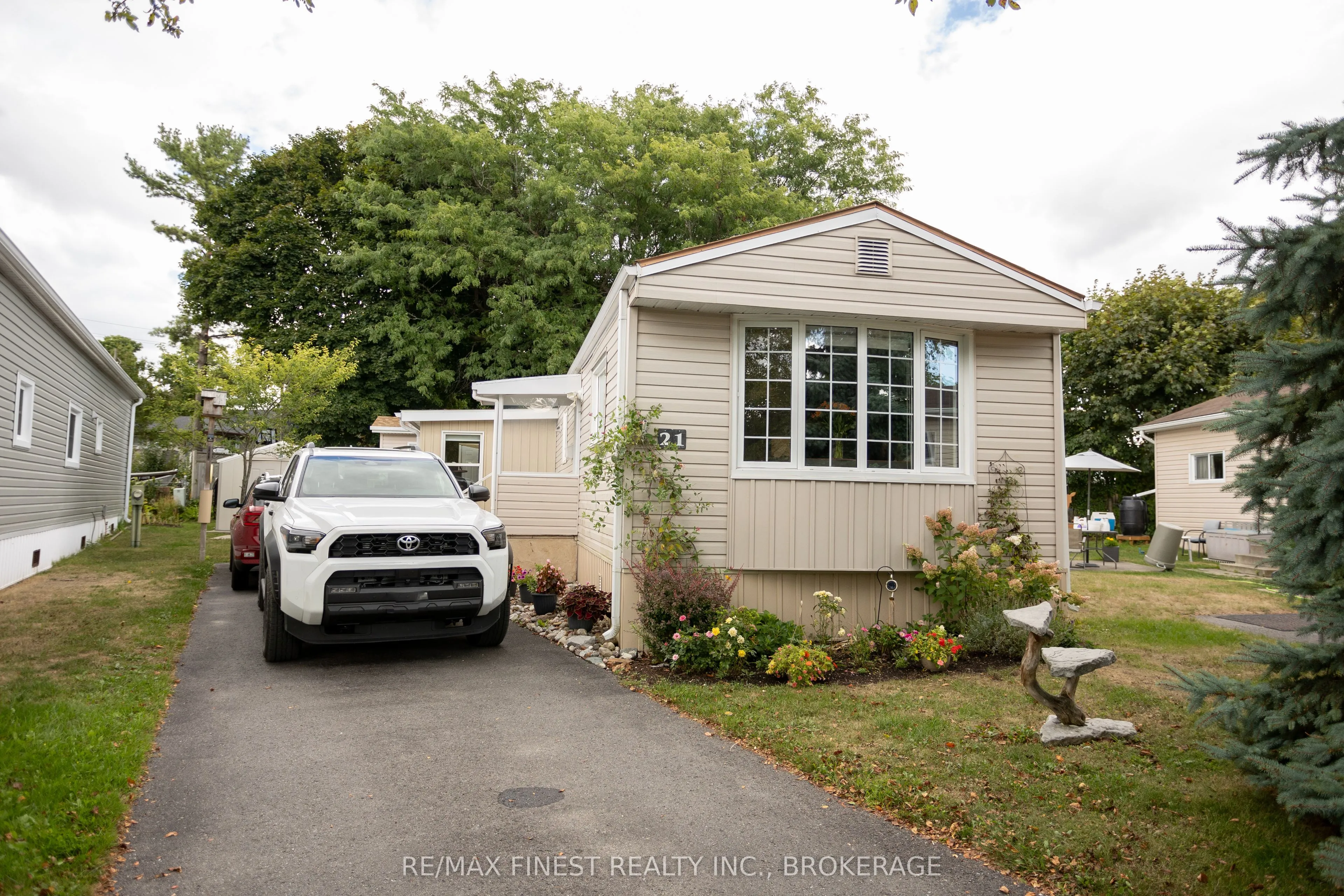 21 Powley Garden Drive, ON K7K 6A2