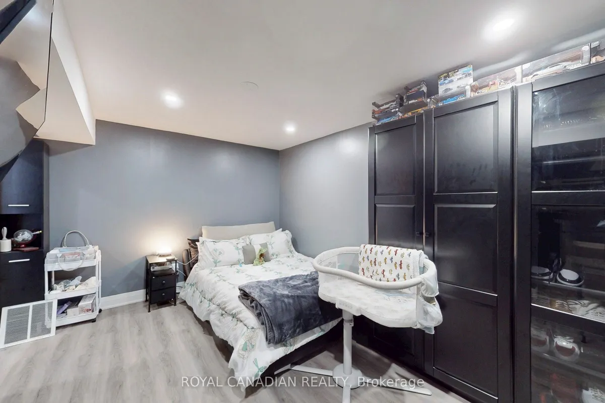 18 Millpond Place, ON L8W 2W7