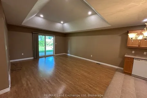 32 Victoria Street, ON N0G 2W0