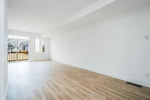 132 WHITE OAK Crescent, ON L9Y 0Z3