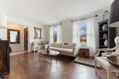 68 Barrington Drive, ON L3C 5Z9