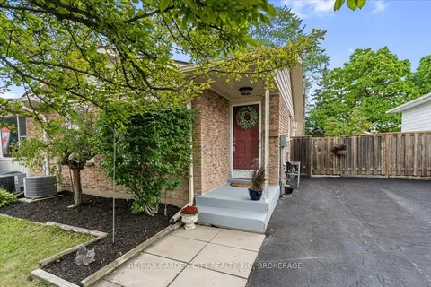 68 Barrington Drive, ON L3C 5Z9