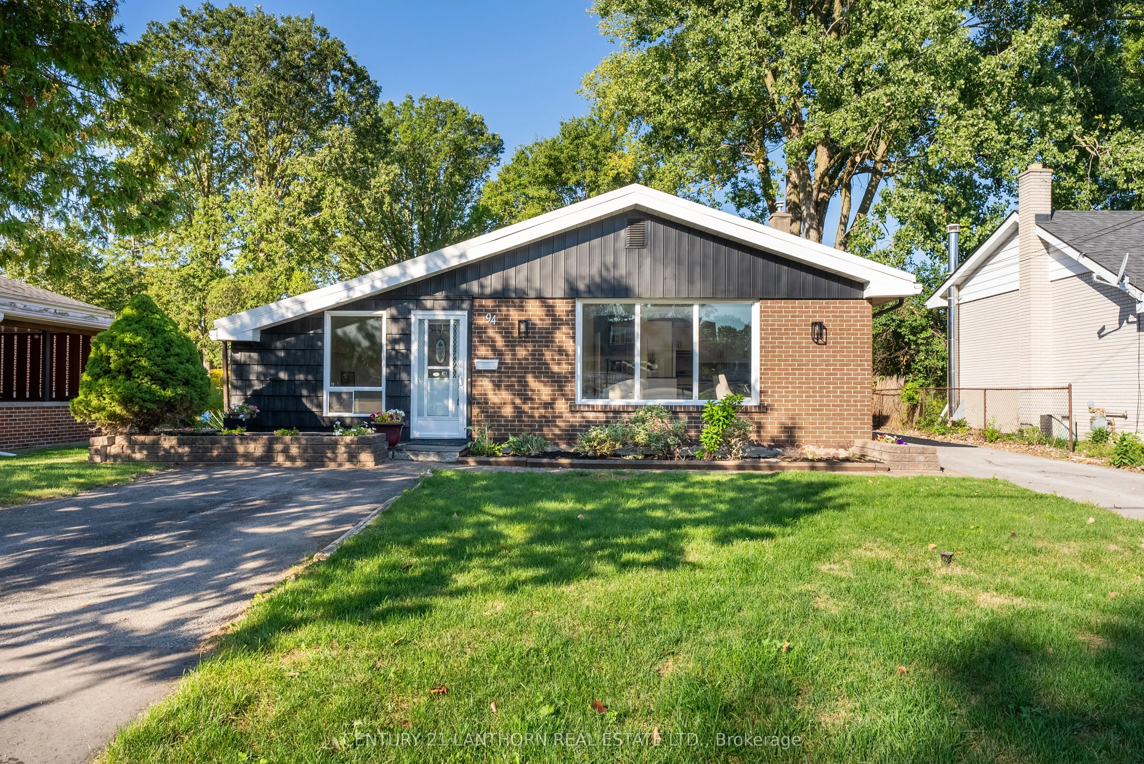 94 Rollins Drive, ON K8N 4J5