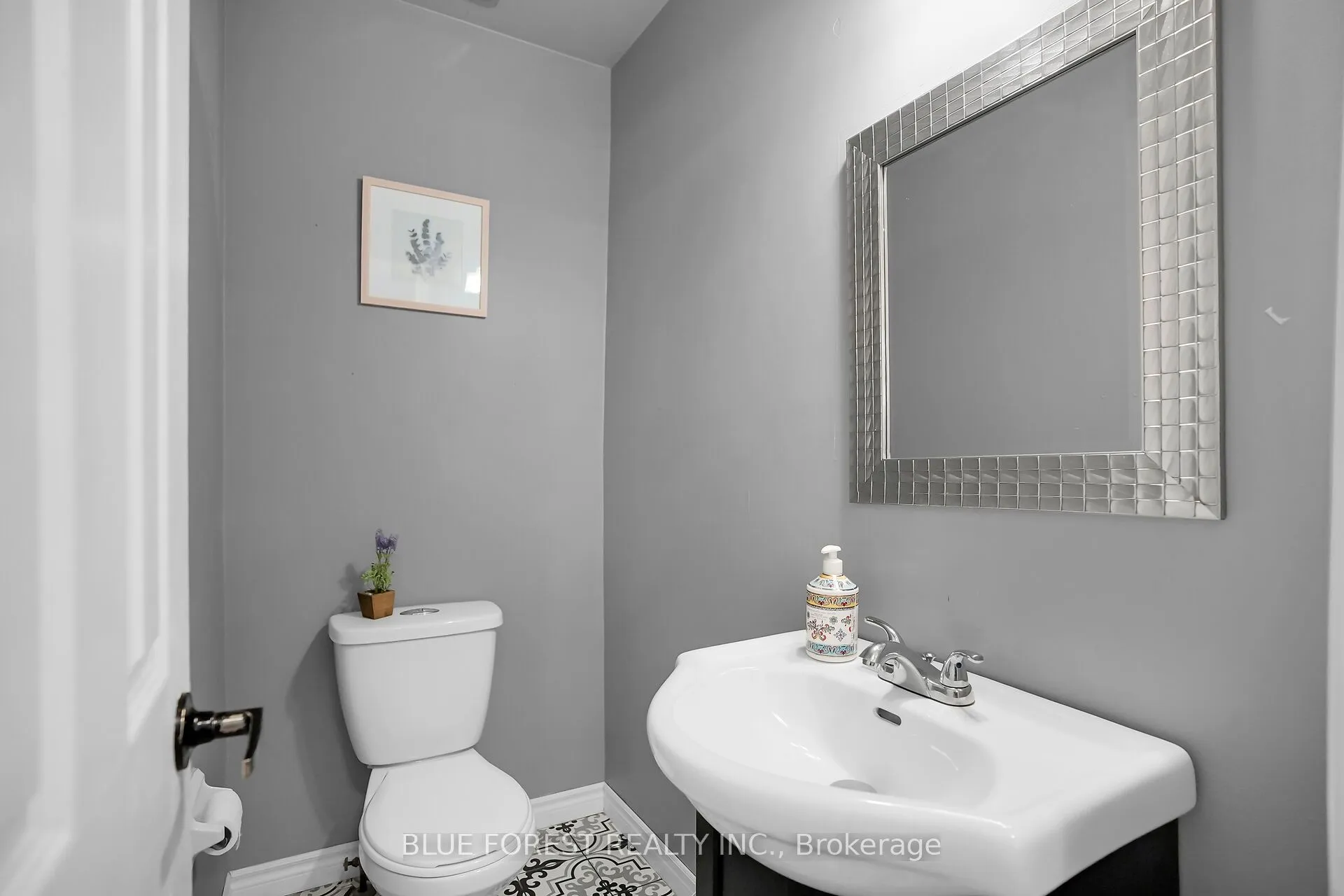 9 ARDSLEY Road, ON N6G 2W3