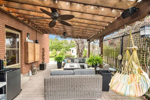 97 Albion Falls Boulevard, ON L8W 1R4