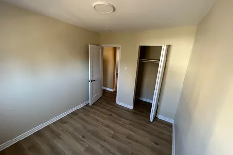 136 Deschamps Avenue, ON K1L 5Z6