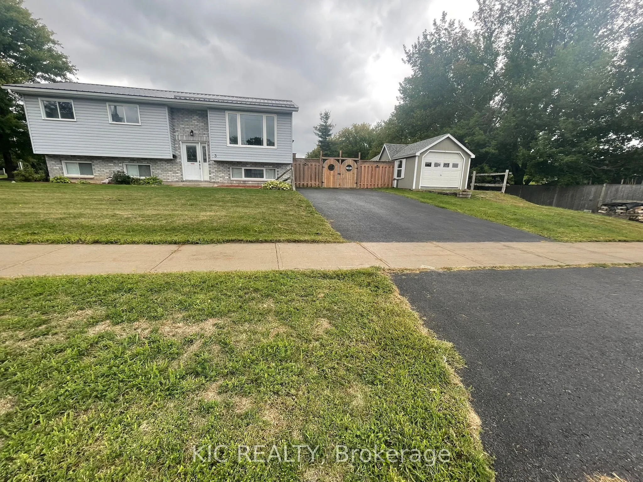 3 Creekside Drive, ON K0K 3E0