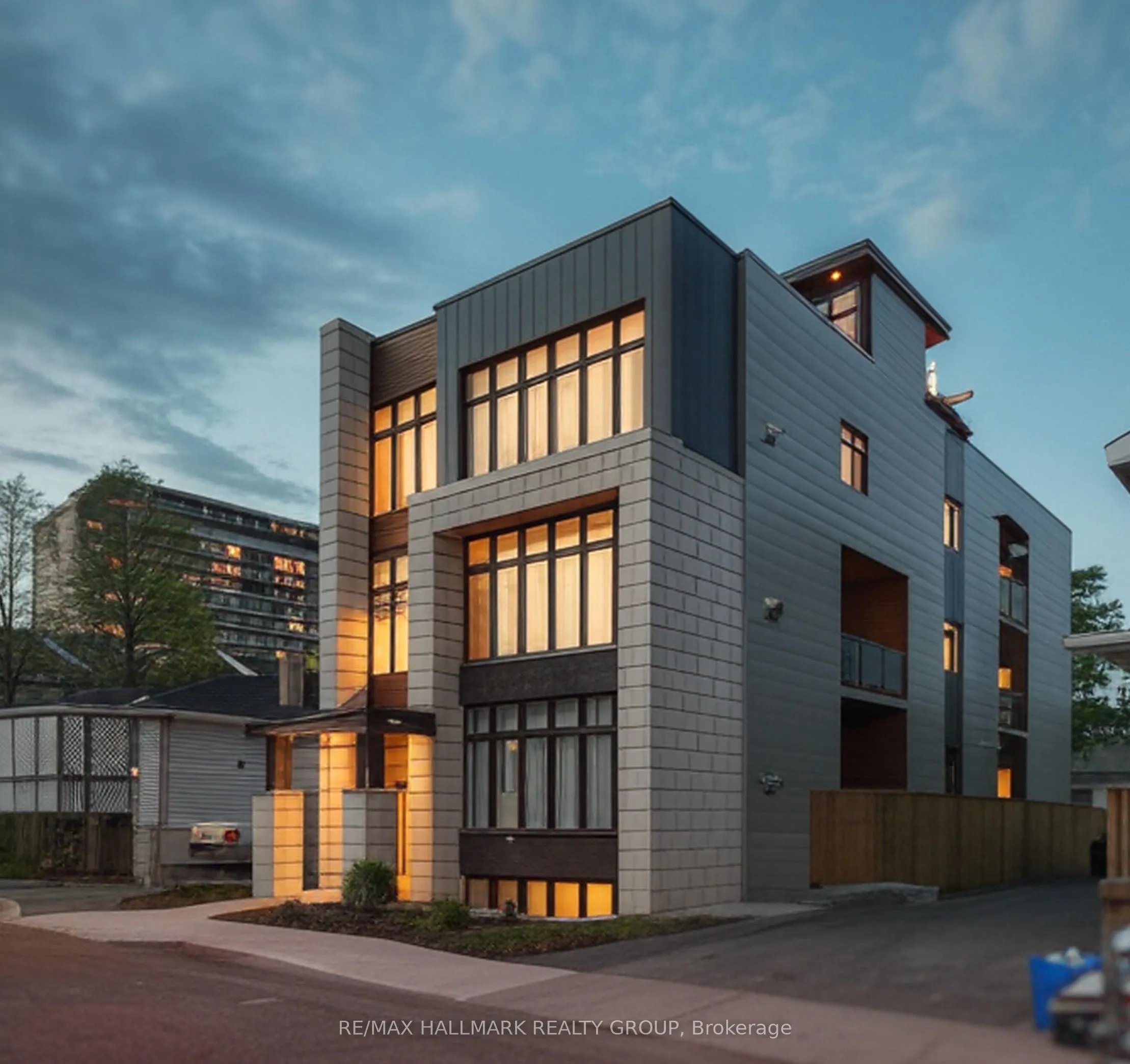 59 Douglas Avenue, ON K1M 1G3