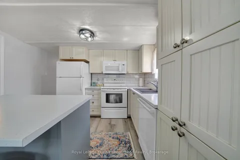 29 Hillview Drive, ON K9A 0X1