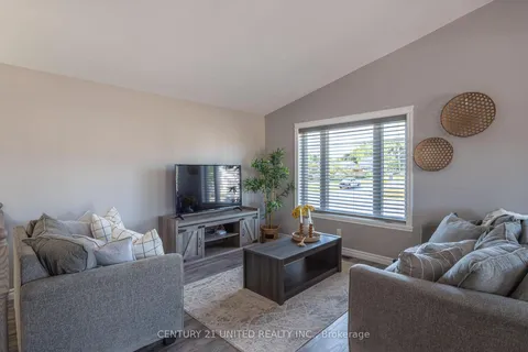 102 King Street, ON K0L 2W0