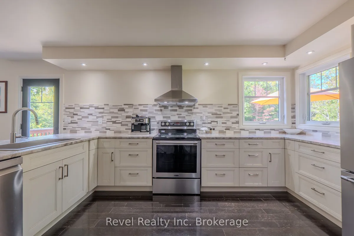 362 Chadbourne Drive, ON P1B 8G2