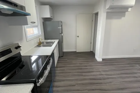 292 Simcoe Street, ON N6B 1J5