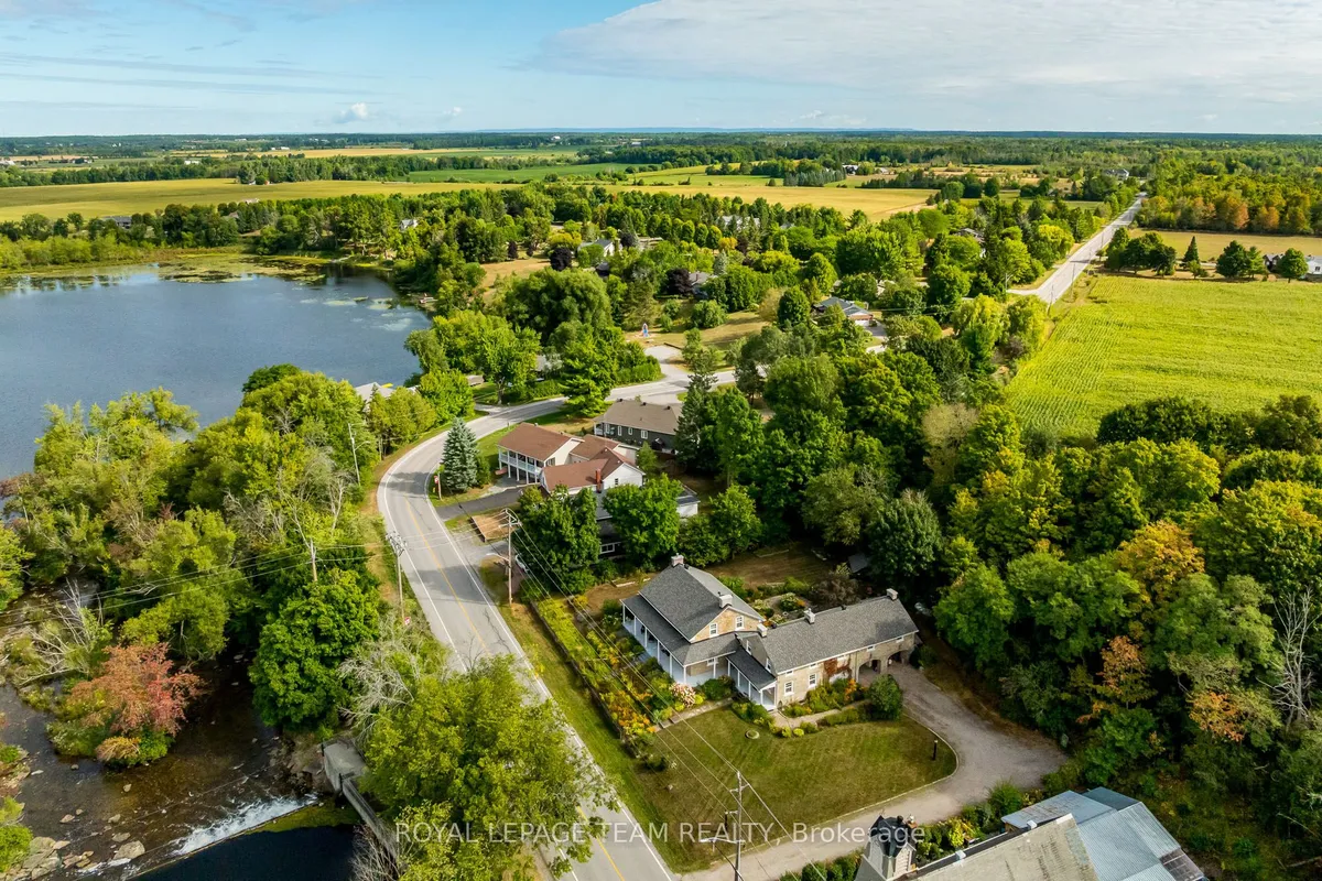 492 River Road, ON K0A 1A0