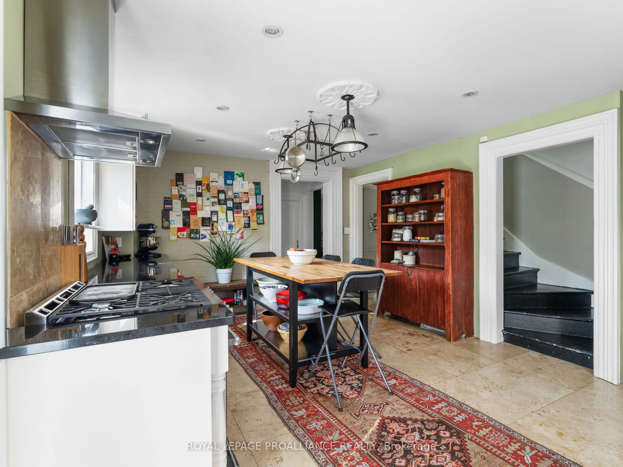 314 George Street, ON K9A 3M1