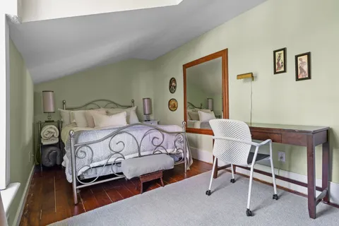 314 George Street, ON K9A 3M1