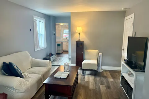 582 9th Street, ON N4N 1M6