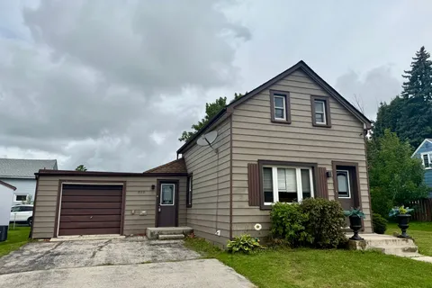 582 9th Street, ON N4N 1M6