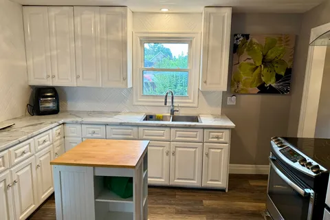 582 9th Street, ON N4N 1M6