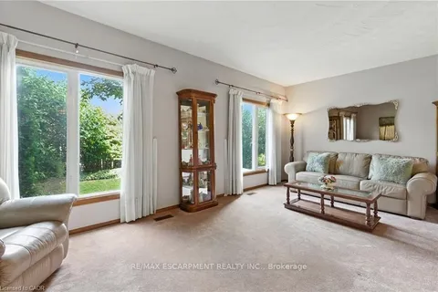 39 Megna Court, ON L9C 6Y6