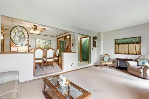 39 Megna Court, ON L9C 6Y6