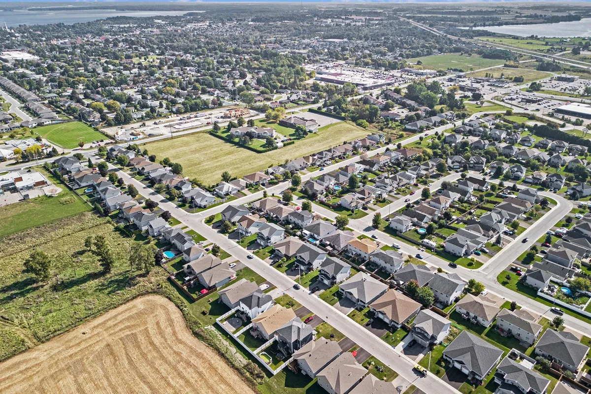 22 Frieday Street, ON K7S 0A6