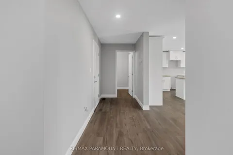 20 Betty Crescent, ON N7M 1C4