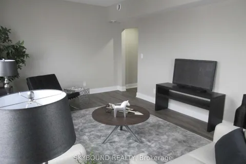 835 King Street, ON L8M 1B1