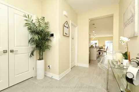 869 Burwell Street, ON L2A 1N1