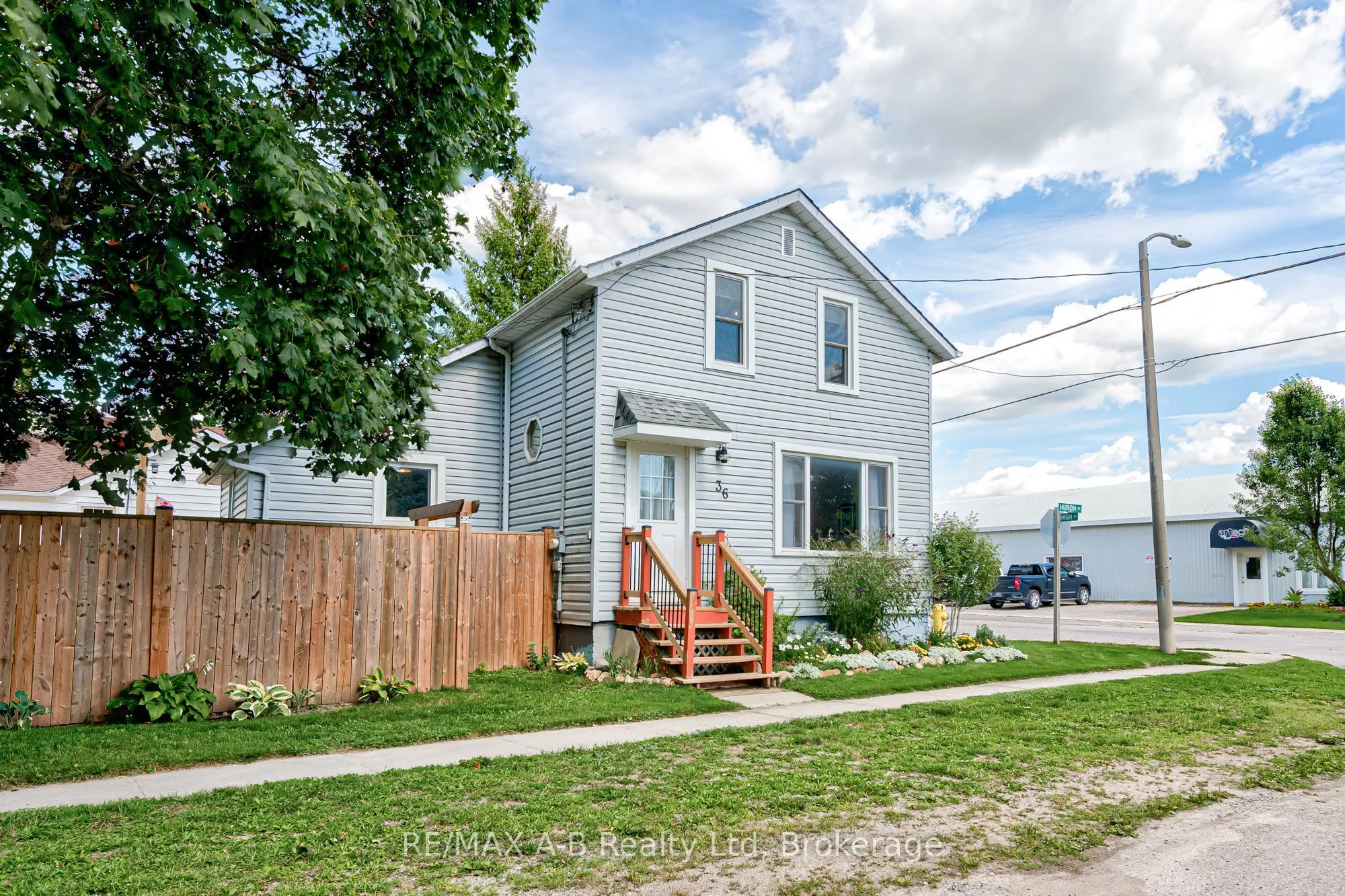 36 Huron Street, ON N0K 1W0