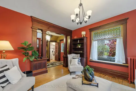 202 McConnell Street, ON N0M 1H0