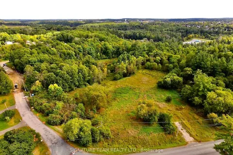 377 Bruce Street, ON K7V 3Z8