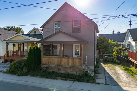 29 Wilson Street, ON L2R 5Z9