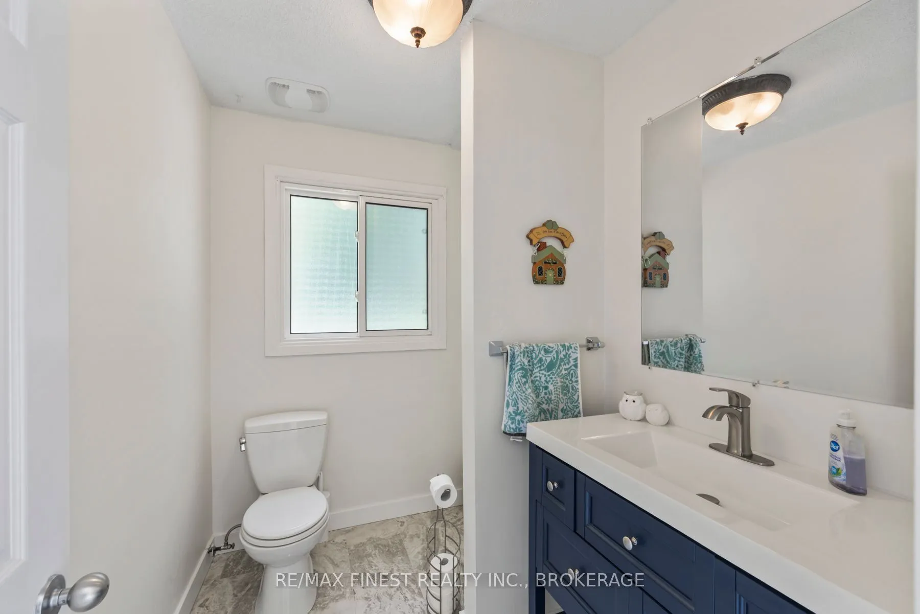 3327 Loughborough Drive, ON K0H 1S0