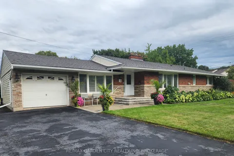 2 Lynnwood Avenue, ON L3M 2X6