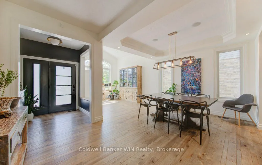 422 Rideau River Street, ON N2V 2Y4