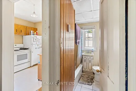 5-7 Chapel Street, ON K0K 2T0