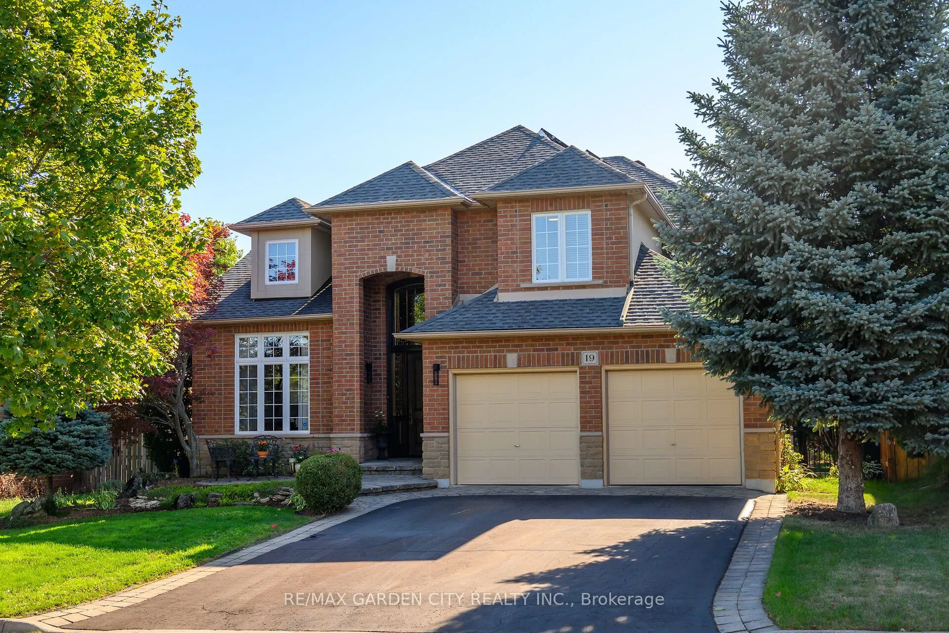 19 Golf Woods Drive, ON L3M 5P5