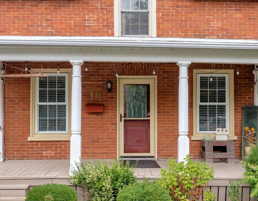 16 Benjamin Street, ON K8P 1P7