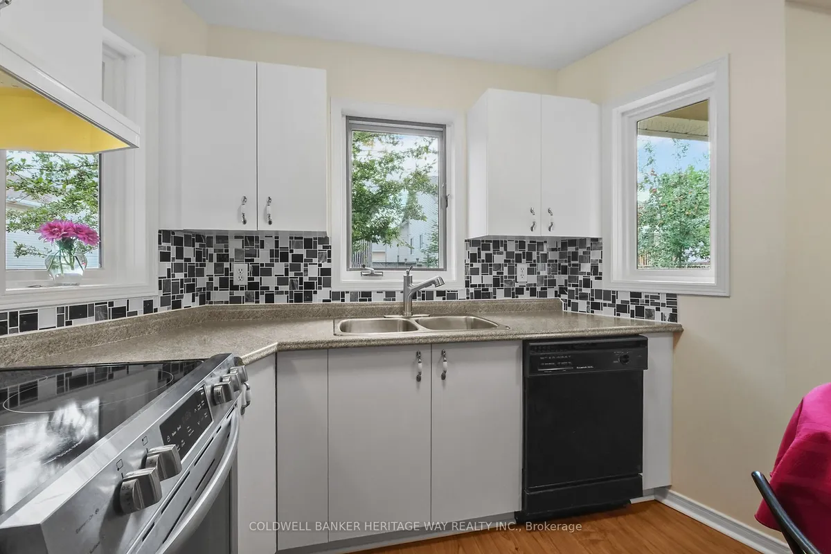 3 North Ridge Manor, ON K7C 4N8