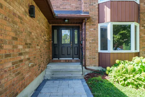 5722 KEMPLANE Court, ON K1W 1B8