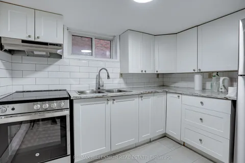 128 Geneva Street, ON L2R 4N6