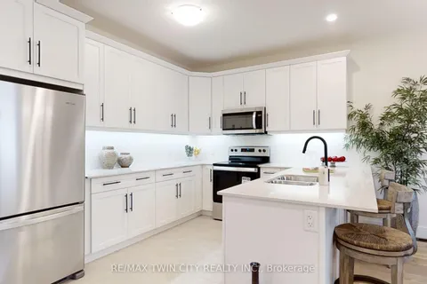 62 JULIE Crescent, ON N5X 3X4