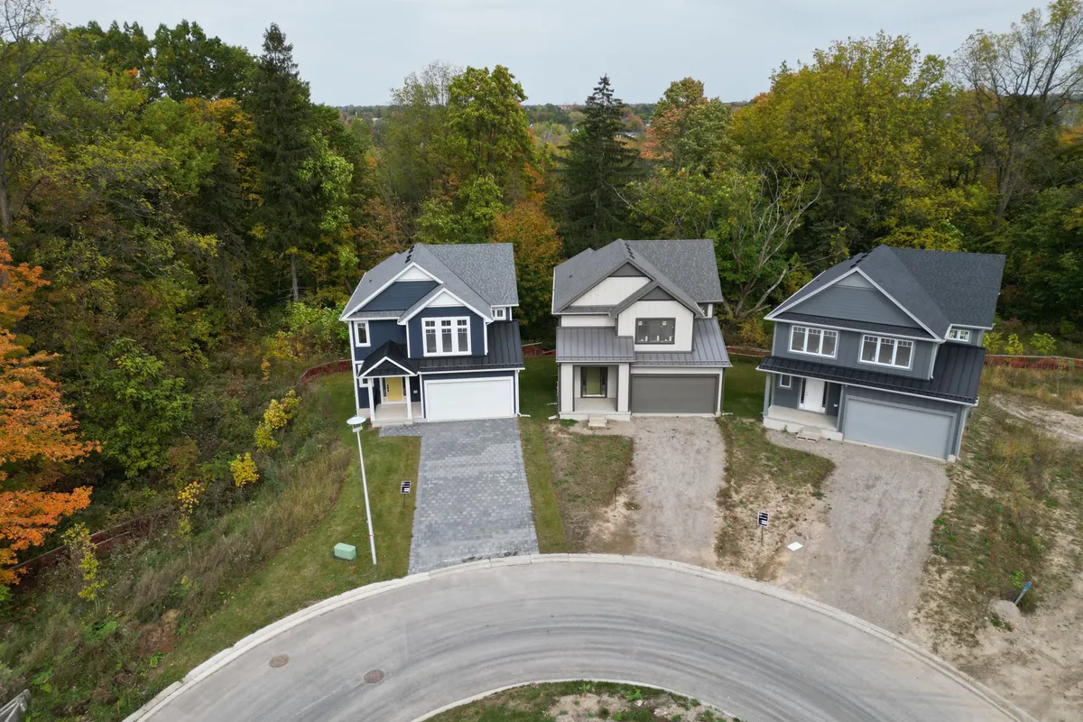 108 CHRISTOPHER Court, ON N5X 3X4