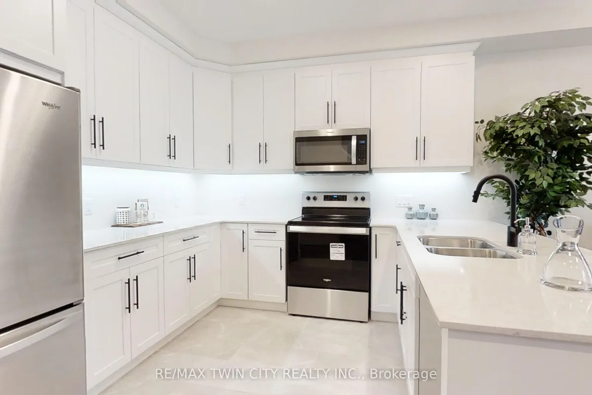 73 JULIE Crescent, ON N5X 3X4